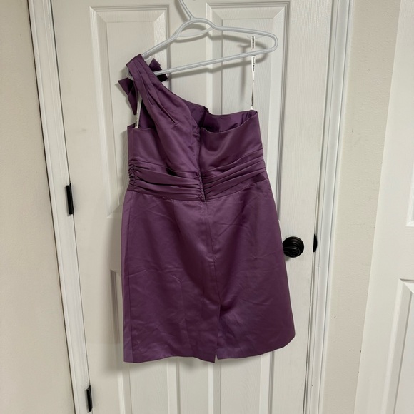 David’s bridal one shoulder dress with pleated bodice Color purple/plum Size 14. - Picture 7 of 9